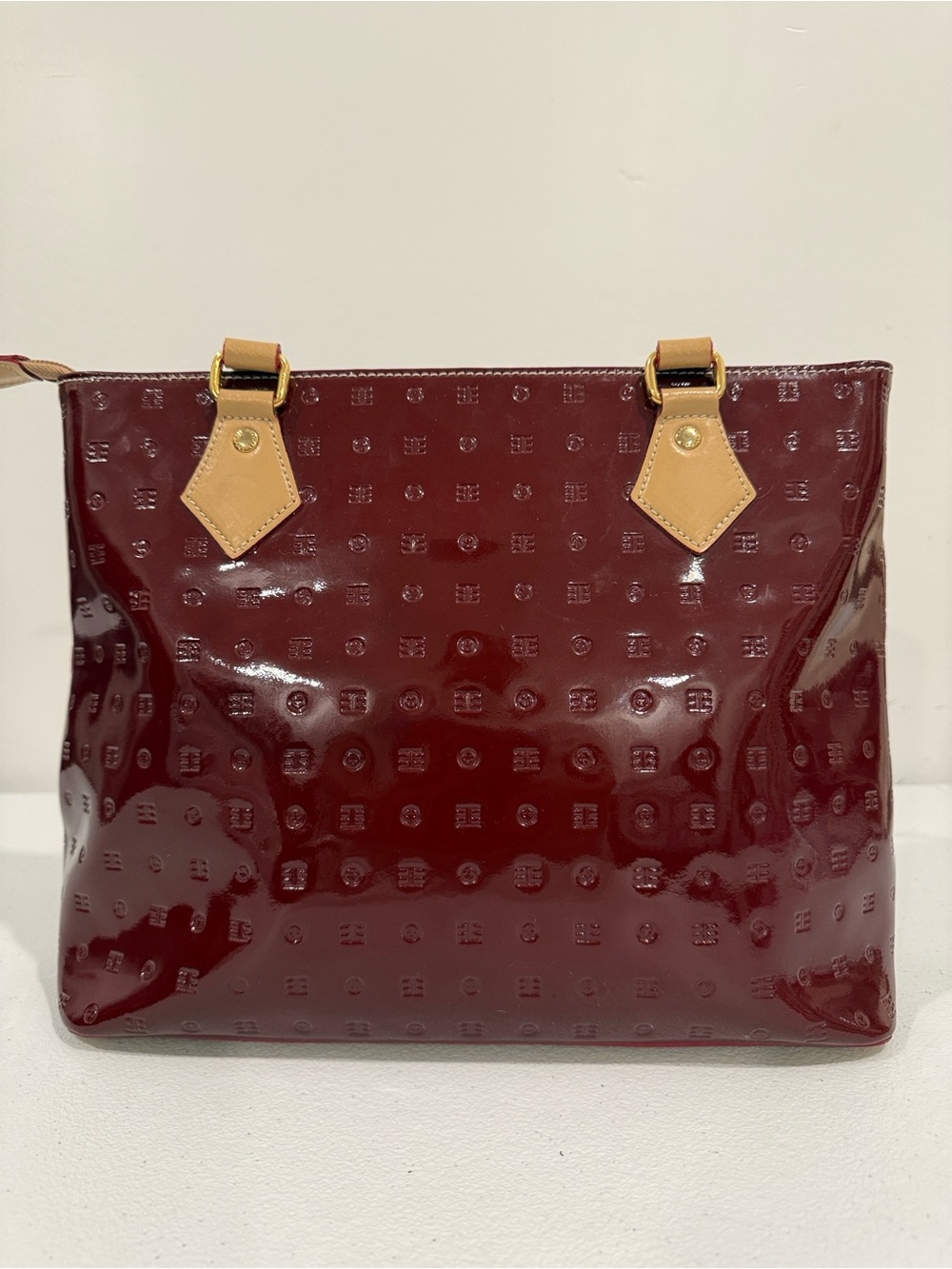 Arcadia Burgundy Patent Leather Shoulder Bag with Gold Plaque - Picture 1 of 11